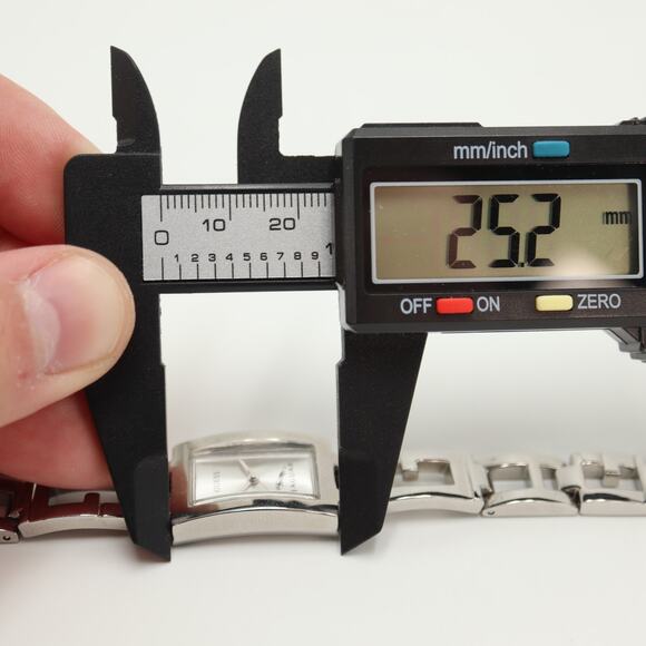 Guess Jaguar Racing Logo Silver Tone 18mm Rectangle Watch Bracelet w New Battery - Picture 3 of 15